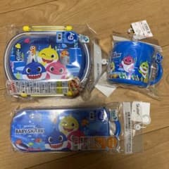 ベイビーシャーク　チビザメ　セットのサムネイル