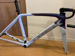 TREK Emonda sl6 2024年フレームセットディスク ハンドルなし - メルカリ