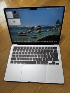 【極美品】MacBook air M4 256GBのサムネイル