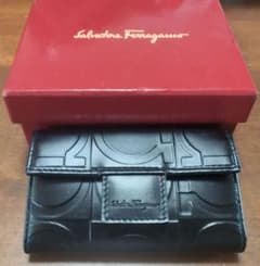 Salvatore Ferragamo【未使用】 6連キーケース ガンチーニ型 - メルカリ