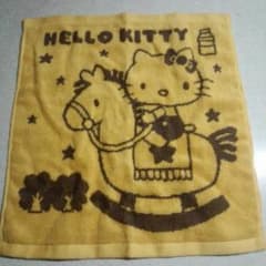ヤクルト☆非売品☆キティハンドタオルのサムネイル