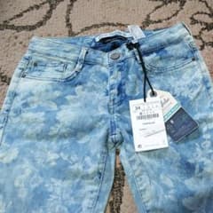 snmxx7様専用☆ザラの花柄デニムパンツ♡のサムネイル
