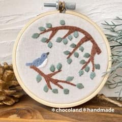 ハンドメイド手刺繍　刺しゅうフレーム　春を歌う鳥 m46312730151_1.jpg?1723429160