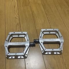 DMR VAULT フラットペダル　Full Silver DMR Vault - MTB Flat Pedal – DMR Bikes