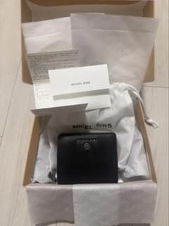 MICHAEL KORS 二つ折り財布 グレーのサムネイル