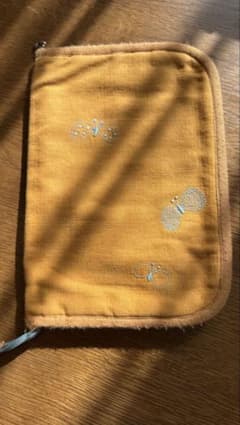 minä perhonen 母子手帳ケース 蝶の刺繍のサムネイル