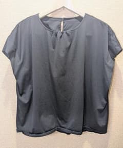 美品　半袖　 ブラウス　ネイビーのサムネイル