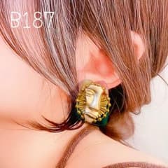 B187…お顔2 イヤリングorピアスのサムネイル