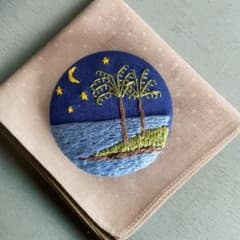 夜の海と星空刺繍　ハンドメイド　ブローチヘアゴム ヤシの木