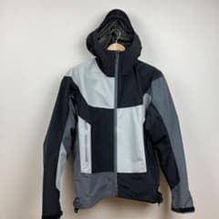 【女子ウケ有！】ARC’TERYX×BEAMS 18FW マウンテンパーカーMのサムネイル