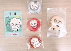ちいかわ　ラッコ　缶バッジ　カード　クリップのサムネイル