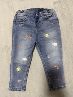 H&M ベビー デニムパンツ 90cm 刺繍入りのサムネイル