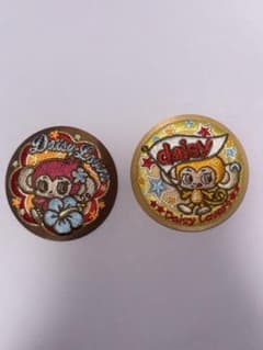 Daisy Loversキャラクター刺繍ピンバッジ2個セット① - メルカリ