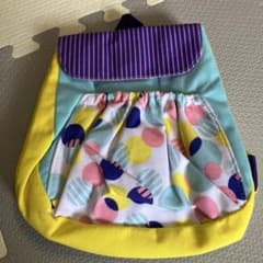 カラフルなドット柄ミニリュックのサムネイル