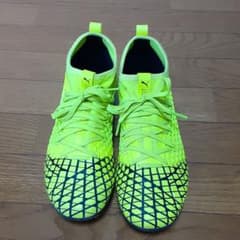 プーマサッカースパイクのサムネイル