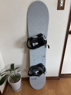 NAKED スノーボード　118センチ　キッズスノーボード　直接引き取りのみ NAKED スノーボード 118センチ キッズスノーボード 直接引き取りのみ