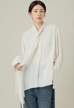 カレンソロジー　ジィーゼットタイブラウス Curensology(カレンソロジー) ジョーゼットタイブラウス - メルカリ