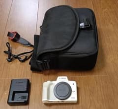 Canon EOS Kiss M 本体のみ ホワイトのサムネイル