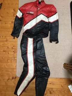 ダイネーゼ  DAINESE  革ツナギ  セパレート サイズ50のサムネイル