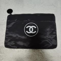 CHANEL　ノベルティブラックポーチのサムネイル