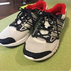 adidas ランニングシューズのサムネイル