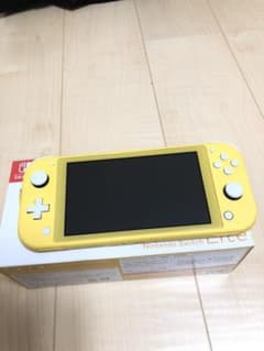 任天堂switch lite イエロー　ポケモンソードセットのサムネイル
