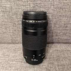 Canon ZOOM LENS EF 75-300mm Ⅱ 望遠レンズのサムネイル