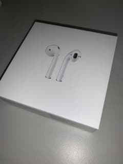 【値下げ中】AirPods with Charging Caseのサムネイル