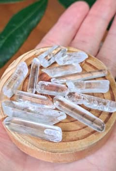 【お買い得】天然石 水晶 ポイント 原石 20gのサムネイル