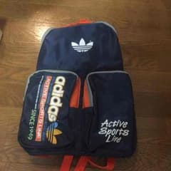 adidasリュックのサムネイル