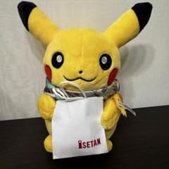 希少　ピカチュウ ぬいぐるみ 伊勢丹限定　ISETAN 2017年製 希少 ピカチュウ ぬいぐるみ 伊勢丹限定 ISETAN 2017年製 - メルカリ