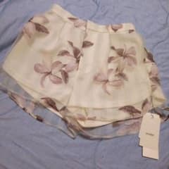 タグ付き美品★ snidel 花柄 ショートパンツのサムネイル