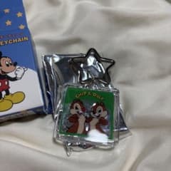 ディズニー チップとデール アクリルキーホルダー - メルカリ