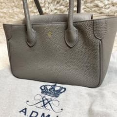 【超美品】A.D.M.J ハンドバッグ　レザー　グレージュ　ロゴ　金　シボ革 超美品】A.D.M.J ハンドバッグ レザー グレージュ ロゴ 金 シボ革