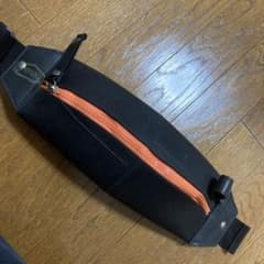 SEAL(シール) ボディバッグ　ブラックオレンジ