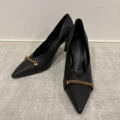 新品未使用 CHARLES & KEITH チェーンパンプス 36 ブラックのサムネイル