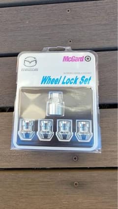 cx-60 純正　ホイールロックナットのサムネイル