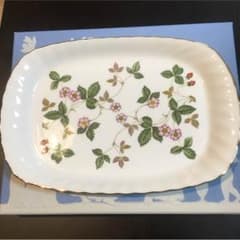 新品未使用☆ウエッジウッド ワイルドストロベリープレートのサムネイル