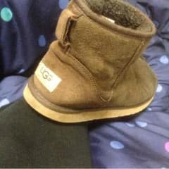 UGGのサムネイル