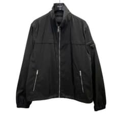 PRADA トライアングルプレート ナイロンブルゾン - メルカリ