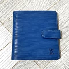ルイ ヴィトン エピ ポルトビエ コンパクト ミルティーユ 二つ折り財布 ブルー ルイヴィトン エピ ポルトビエ コンパクト 二つ折り財布 ブルー - メルカリ