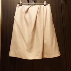 ベージュ 膝丈スカート ジッパー付きのサムネイル