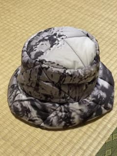 特価PRADA パデッド リナイロン バケットハット L グレー プリント 