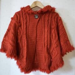 【earth music&ecology 】ラビットファー付ケーブルニットケープ