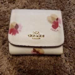 COACH　折り財布　花柄　フラワーのサムネイル