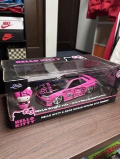 Nissan Skyline GT-R ハローキティ コラボ ミニカー - メルカリ