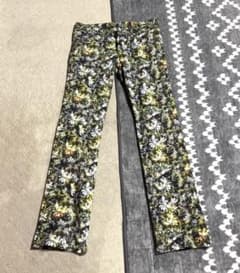 ブラックバリア　メンズ 花柄 総柄(黄黒）シューカットパンツのサムネイル