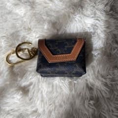 CELINE セリーヌ　AirPodsケースのサムネイル