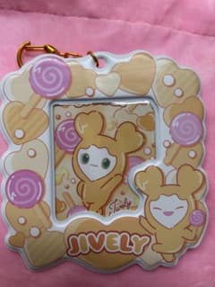 JIVELY キーホルダー&トレカまとめセットのサムネイル