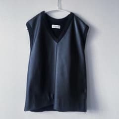 DRIES VAN NOTEN レザー切替 Vネック ベスト DRIES VAN NOTEN レザー切替 Vネック ベスト - メルカリ